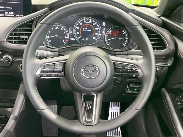 ＭＡＺＤＡ３ファストバック １５Ｓ　ブラックトーンエディション　純正ＳＤナビ　全周囲カメラ　衝突被害軽減システム　レーダークルーズ　禁煙車　ドラレコ　コーナーセンサー　スマートキー　ＬＥＤヘッド　ビルトインＥＴＣ　オートハイビーム　車線逸脱警報　オートライト（11枚目）