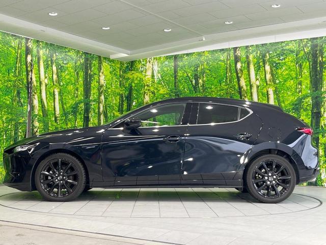 ＭＡＺＤＡ３ファストバック １５Ｓ　ブラックトーンエディション　純正ＳＤナビ　全周囲カメラ　衝突被害軽減システム　レーダークルーズ　禁煙車　ドラレコ　コーナーセンサー　スマートキー　ＬＥＤヘッド　ビルトインＥＴＣ　オートハイビーム　車線逸脱警報　オートライト（22枚目）