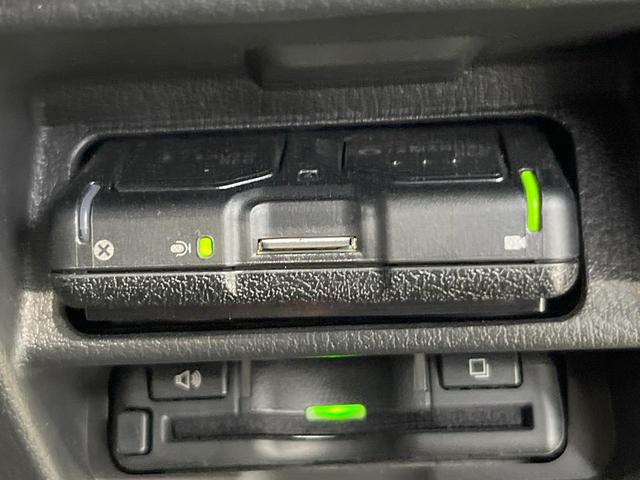 ＭＡＺＤＡ３ファストバック １５Ｓ　ブラックトーンエディション　純正ＳＤナビ　全周囲カメラ　衝突被害軽減システム　レーダークルーズ　禁煙車　ドラレコ　コーナーセンサー　スマートキー　ＬＥＤヘッド　ビルトインＥＴＣ　オートハイビーム　車線逸脱警報　オートライト（43枚目）
