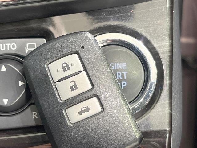 クラウン アスリートＳ－Ｔ　バックカメラ　禁煙車　レザーシート　前席シートエアコン　コーナーセンサー　スマートキー　ＬＥＤヘッド　ビルトインＥＴＣ　クルコン　車線逸脱警報　オートライト　オートエアコン　純正１８インチアルミ（5枚目）