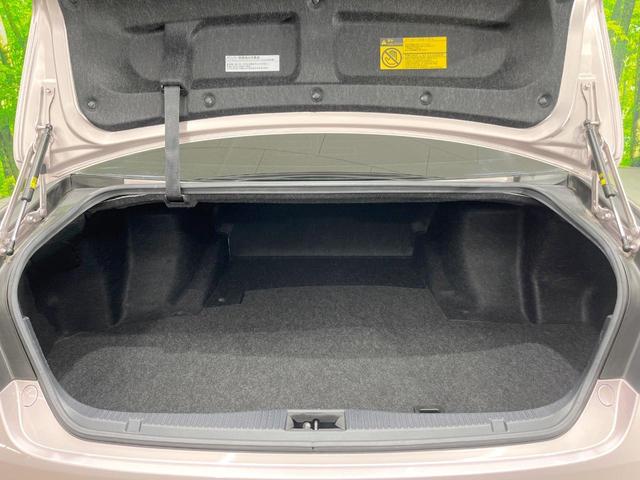 クラウン アスリートＳ－Ｔ　バックカメラ　禁煙車　レザーシート　前席シートエアコン　コーナーセンサー　スマートキー　ＬＥＤヘッド　ビルトインＥＴＣ　クルコン　車線逸脱警報　オートライト　オートエアコン　純正１８インチアルミ（10枚目）