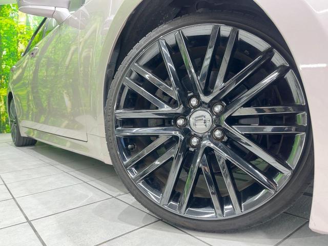 クラウン アスリートＳ－Ｔ　バックカメラ　禁煙車　レザーシート　前席シートエアコン　コーナーセンサー　スマートキー　ＬＥＤヘッド　ビルトインＥＴＣ　クルコン　車線逸脱警報　オートライト　オートエアコン　純正１８インチアルミ（12枚目）