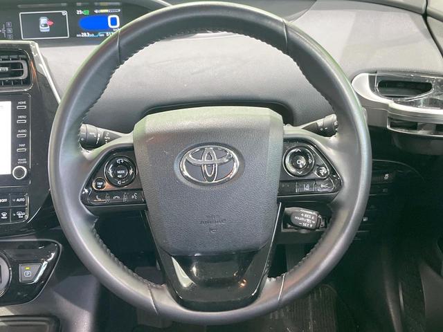 プリウス ＳセーフティプラスＩＩ　バックカメラ　衝突被害軽減システム　禁煙車　コーナーセンサー　スマートキー　ＬＥＤヘッド　ビルトインＥＴＣ　クルコン　オートハイビーム　車線逸脱警報　オートライト　オートエアコン（11枚目）