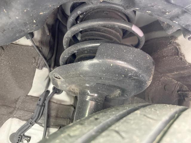 プリウス ＳセーフティプラスＩＩ　バックカメラ　衝突被害軽減システム　禁煙車　コーナーセンサー　スマートキー　ＬＥＤヘッド　ビルトインＥＴＣ　クルコン　オートハイビーム　車線逸脱警報　オートライト　オートエアコン（20枚目）