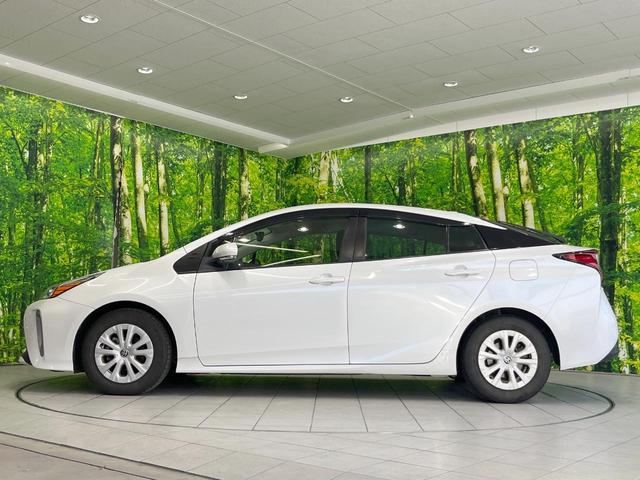 プリウス ＳセーフティプラスＩＩ　バックカメラ　衝突被害軽減システム　禁煙車　コーナーセンサー　スマートキー　ＬＥＤヘッド　ビルトインＥＴＣ　クルコン　オートハイビーム　車線逸脱警報　オートライト　オートエアコン（22枚目）