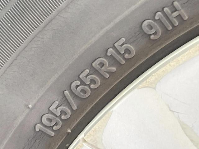 プリウス ＳセーフティプラスＩＩ　バックカメラ　衝突被害軽減システム　禁煙車　コーナーセンサー　スマートキー　ＬＥＤヘッド　ビルトインＥＴＣ　クルコン　オートハイビーム　車線逸脱警報　オートライト　オートエアコン（25枚目）