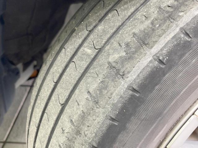 プリウス ＳセーフティプラスＩＩ　バックカメラ　衝突被害軽減システム　禁煙車　コーナーセンサー　スマートキー　ＬＥＤヘッド　ビルトインＥＴＣ　クルコン　オートハイビーム　車線逸脱警報　オートライト　オートエアコン（26枚目）