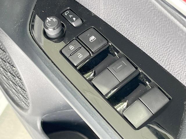 プリウス ＳセーフティプラスＩＩ　バックカメラ　衝突被害軽減システム　禁煙車　コーナーセンサー　スマートキー　ＬＥＤヘッド　ビルトインＥＴＣ　クルコン　オートハイビーム　車線逸脱警報　オートライト　オートエアコン（34枚目）