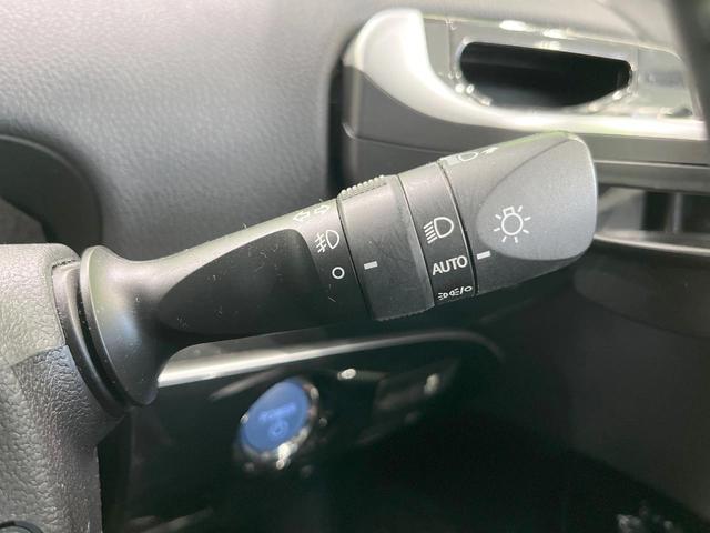 プリウス ＳセーフティプラスＩＩ　バックカメラ　衝突被害軽減システム　禁煙車　コーナーセンサー　スマートキー　ＬＥＤヘッド　ビルトインＥＴＣ　クルコン　オートハイビーム　車線逸脱警報　オートライト　オートエアコン（45枚目）