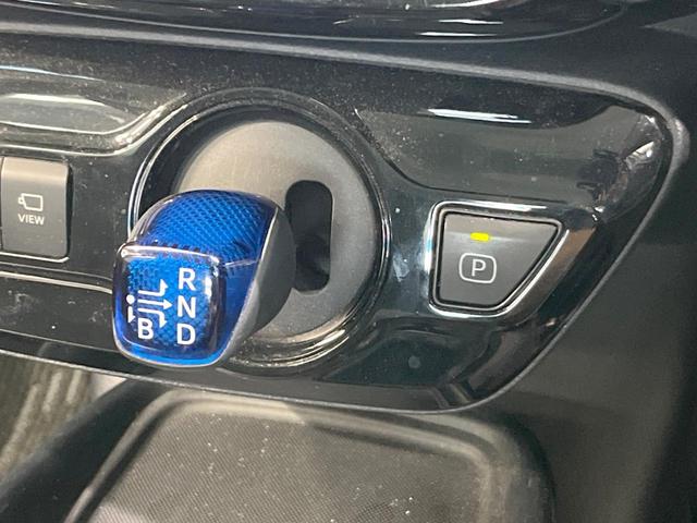 プリウス ＳセーフティプラスＩＩ　バックカメラ　衝突被害軽減システム　禁煙車　コーナーセンサー　スマートキー　ＬＥＤヘッド　ビルトインＥＴＣ　クルコン　オートハイビーム　車線逸脱警報　オートライト　オートエアコン（47枚目）