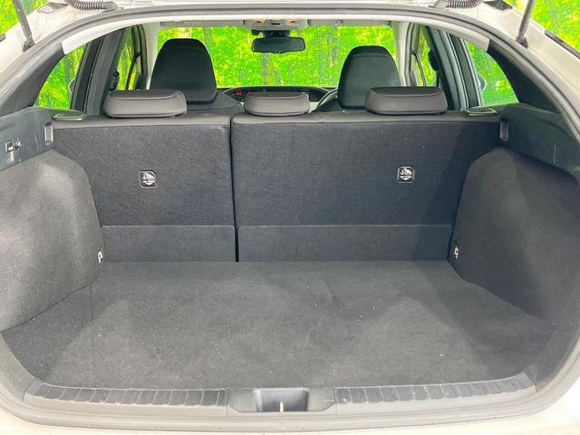 プリウス ＳセーフティプラスＩＩ　バックカメラ　衝突被害軽減システム　禁煙車　コーナーセンサー　スマートキー　ＬＥＤヘッド　ビルトインＥＴＣ　クルコン　オートハイビーム　車線逸脱警報　オートライト　オートエアコン（52枚目）