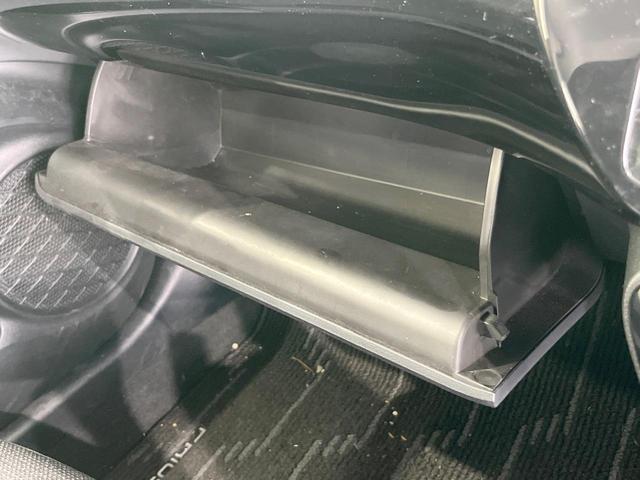 プリウス ＳセーフティプラスＩＩ　バックカメラ　衝突被害軽減システム　禁煙車　コーナーセンサー　スマートキー　ＬＥＤヘッド　ビルトインＥＴＣ　クルコン　オートハイビーム　車線逸脱警報　オートライト　オートエアコン（54枚目）