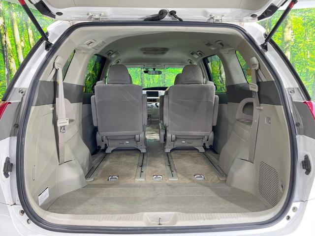 普段のお買い物や通勤、送迎等に十分な荷室スペースを確保しております。セカンドシートを倒すと、大きな荷物の積載も可能です♪