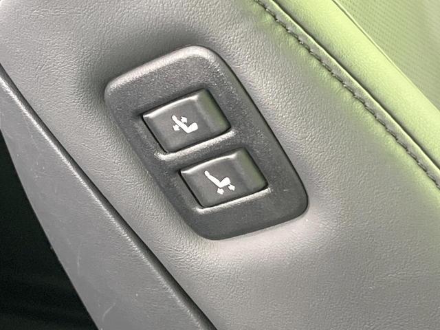 アルファード ２．５Ｓ　Ｃパッケージ　サンルーフ　衝突被害軽減システム　両側電動ドア　後席モニター　バックカメラ　レーダークルーズ　電動リアゲート　合皮シート　前席シートエアコン　前後席パワーシート　スマートキー　ＬＥＤヘッド（39枚目）