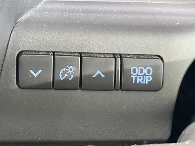 アルファード ２．５Ｓ　Ｃパッケージ　サンルーフ　衝突被害軽減システム　両側電動ドア　後席モニター　バックカメラ　レーダークルーズ　電動リアゲート　合皮シート　前席シートエアコン　前後席パワーシート　スマートキー　ＬＥＤヘッド（47枚目）