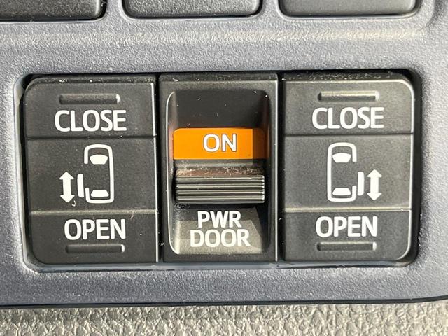 ヴォクシー ハイブリッドＶ　両側電動ドア　ＳＤナビ　バックカメラ　禁煙車　ドラレコ　コーナーセンサー　スマートキー　ＬＥＤヘッド　ビルトインＥＴＣ　クルコン　オートライト　デュアルエアコン　純正１５インチアルミ　リアエアコン（3枚目）