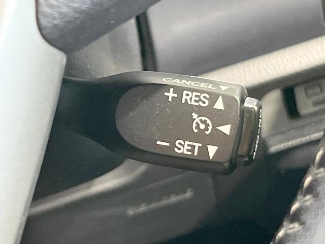 ヴォクシー ハイブリッドＶ　両側電動ドア　ＳＤナビ　バックカメラ　禁煙車　ドラレコ　コーナーセンサー　スマートキー　ＬＥＤヘッド　ビルトインＥＴＣ　クルコン　オートライト　デュアルエアコン　純正１５インチアルミ　リアエアコン（4枚目）