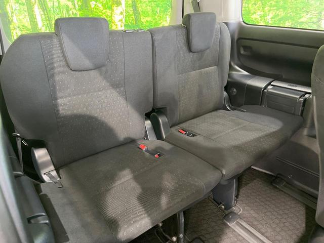 ヴォクシー ハイブリッドＶ　両側電動ドア　ＳＤナビ　バックカメラ　禁煙車　ドラレコ　コーナーセンサー　スマートキー　ＬＥＤヘッド　ビルトインＥＴＣ　クルコン　オートライト　デュアルエアコン　純正１５インチアルミ　リアエアコン（11枚目）