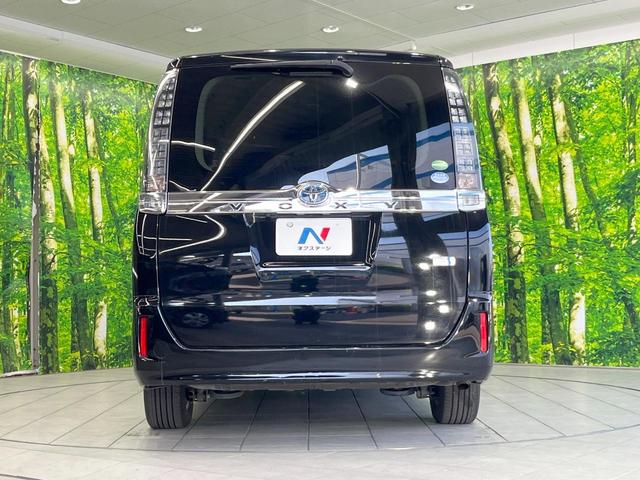 ヴォクシー ハイブリッドＶ　両側電動ドア　ＳＤナビ　バックカメラ　禁煙車　ドラレコ　コーナーセンサー　スマートキー　ＬＥＤヘッド　ビルトインＥＴＣ　クルコン　オートライト　デュアルエアコン　純正１５インチアルミ　リアエアコン（16枚目）