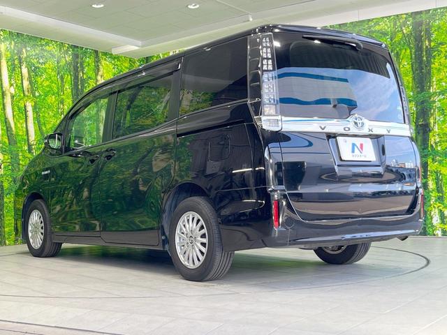 ヴォクシー ハイブリッドＶ　両側電動ドア　ＳＤナビ　バックカメラ　禁煙車　ドラレコ　コーナーセンサー　スマートキー　ＬＥＤヘッド　ビルトインＥＴＣ　クルコン　オートライト　デュアルエアコン　純正１５インチアルミ　リアエアコン（24枚目）