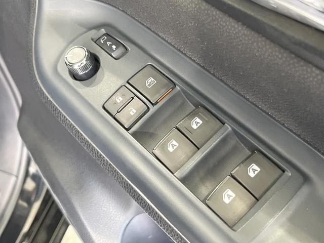 ヴォクシー ハイブリッドＶ　両側電動ドア　ＳＤナビ　バックカメラ　禁煙車　ドラレコ　コーナーセンサー　スマートキー　ＬＥＤヘッド　ビルトインＥＴＣ　クルコン　オートライト　デュアルエアコン　純正１５インチアルミ　リアエアコン（35枚目）