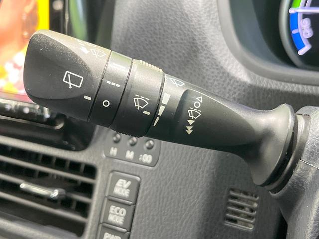 ヴォクシー ハイブリッドＶ　両側電動ドア　ＳＤナビ　バックカメラ　禁煙車　ドラレコ　コーナーセンサー　スマートキー　ＬＥＤヘッド　ビルトインＥＴＣ　クルコン　オートライト　デュアルエアコン　純正１５インチアルミ　リアエアコン（46枚目）