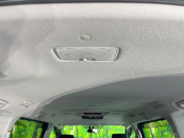 ヴォクシー ハイブリッドＶ　両側電動ドア　ＳＤナビ　バックカメラ　禁煙車　ドラレコ　コーナーセンサー　スマートキー　ＬＥＤヘッド　ビルトインＥＴＣ　クルコン　オートライト　デュアルエアコン　純正１５インチアルミ　リアエアコン（56枚目）