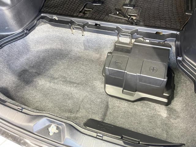 ヴォクシー ハイブリッドＶ　両側電動ドア　ＳＤナビ　バックカメラ　禁煙車　ドラレコ　コーナーセンサー　スマートキー　ＬＥＤヘッド　ビルトインＥＴＣ　クルコン　オートライト　デュアルエアコン　純正１５インチアルミ　リアエアコン（59枚目）