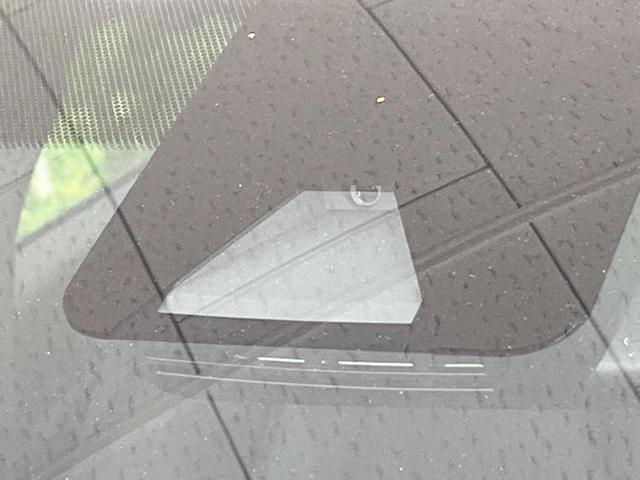 ヤリス ハイブリッドG バックカメラ 衝突被害軽減システム レーダークルーズ 禁煙車 ドラレコ コーナーセンサー スマートキー LEDヘッド ビルトインETC 車線逸脱警報 オートライト オートエアコン Bluetooth(5枚目)