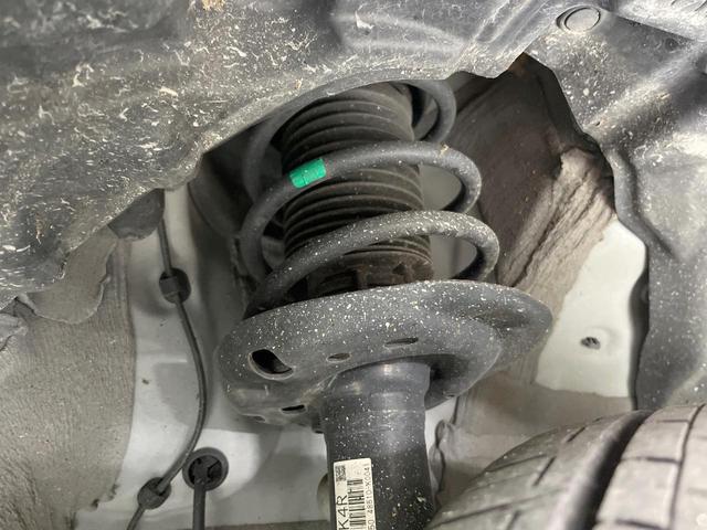 ヤリス ハイブリッドG バックカメラ 衝突被害軽減システム レーダークルーズ 禁煙車 ドラレコ コーナーセンサー スマートキー LEDヘッド ビルトインETC 車線逸脱警報 オートライト オートエアコン Bluetooth(27枚目)