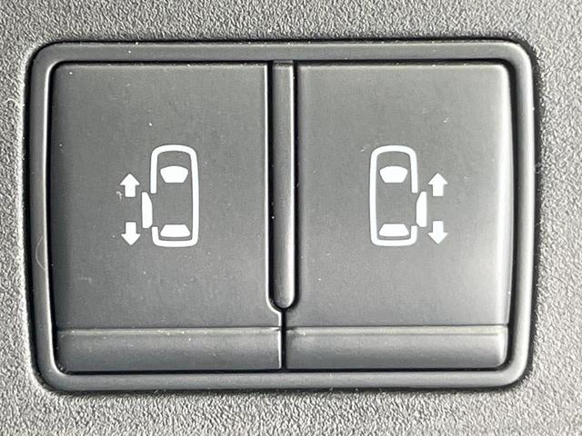 セレナ ハイウェイスターＶ　両側電動ドア　ＳＤナビ　後席モニター　全周囲カメラ　衝突被害軽減システム　レーダークルーズ　禁煙車　コーナーセンサー　スマートキー　ＬＥＤヘッド　ビルトインＥＴＣ　オートハイビーム　車線逸脱警報（7枚目）