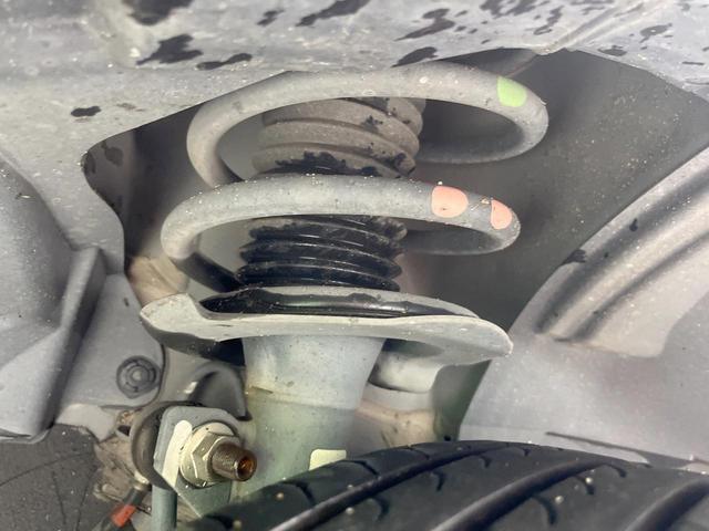 セレナ ハイウェイスターＶ　両側電動ドア　ＳＤナビ　後席モニター　全周囲カメラ　衝突被害軽減システム　レーダークルーズ　禁煙車　コーナーセンサー　スマートキー　ＬＥＤヘッド　ビルトインＥＴＣ　オートハイビーム　車線逸脱警報（29枚目）