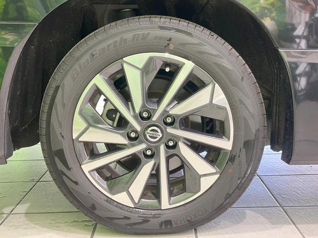 セレナ ハイウェイスターＶ　両側電動ドア　ＳＤナビ　後席モニター　全周囲カメラ　衝突被害軽減システム　レーダークルーズ　禁煙車　コーナーセンサー　スマートキー　ＬＥＤヘッド　ビルトインＥＴＣ　オートハイビーム　車線逸脱警報（31枚目）