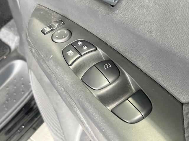 セレナ ハイウェイスターＶ　両側電動ドア　ＳＤナビ　後席モニター　全周囲カメラ　衝突被害軽減システム　レーダークルーズ　禁煙車　コーナーセンサー　スマートキー　ＬＥＤヘッド　ビルトインＥＴＣ　オートハイビーム　車線逸脱警報（36枚目）