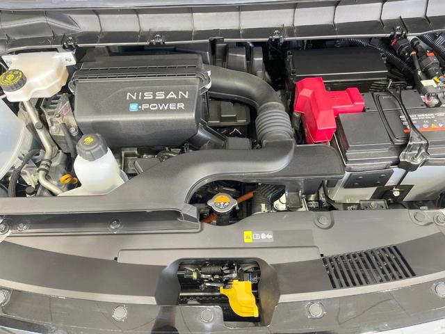 セレナ e-パワー ルキシオン 両側電動ドア 後席モニター 全周囲カメラ 衝突被害軽減システム レーダークルーズ 禁煙車 ハーフレザーシート ドラレコ コーナーセンサー スマートキー LEDヘッド ETC2.0 オートハイビーム(18枚目)