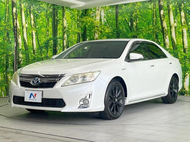 カムリ ハイブリッド　レザーパッケージ　純正ナビ　バックカメラ　黒革シート　シートヒーター　クルーズコントロール　フルセグ　ＥＴＣ　ＨＩＤヘッドライト　純正１７インチアルミ　スマートキー　オートライト　オートエアコン　ＣＤ再生　ＤＶＤ再生（21枚目）