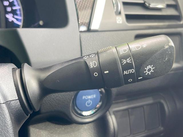 カムリ ハイブリッド　レザーパッケージ　純正ナビ　バックカメラ　黒革シート　シートヒーター　クルーズコントロール　フルセグ　ＥＴＣ　ＨＩＤヘッドライト　純正１７インチアルミ　スマートキー　オートライト　オートエアコン　ＣＤ再生　ＤＶＤ再生（37枚目）