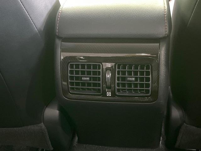 カムリ ハイブリッド　レザーパッケージ　純正ナビ　バックカメラ　黒革シート　シートヒーター　クルーズコントロール　フルセグ　ＥＴＣ　ＨＩＤヘッドライト　純正１７インチアルミ　スマートキー　オートライト　オートエアコン　ＣＤ再生　ＤＶＤ再生（55枚目）