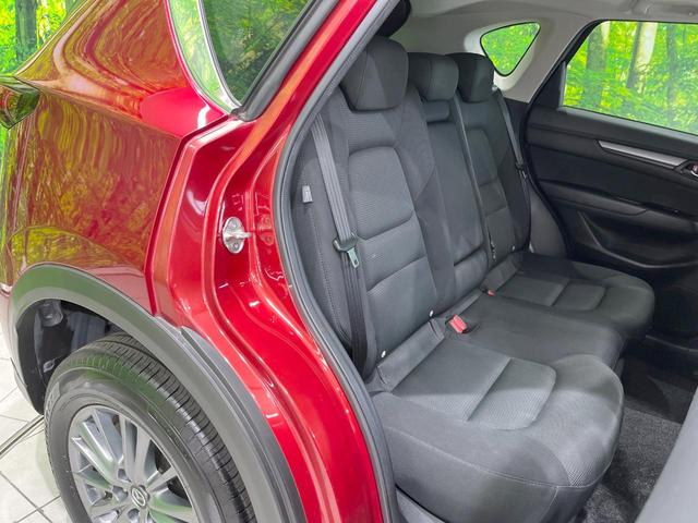 ＣＸ－５ ２０Ｓ　プロアクティブ　純正ＤＶＤナビ　衝突被害軽減システム　レーダークルーズ　バックカメラ　コーナーセンサー　スマートキー　ＬＥＤヘッド　オートライト　デュアルエアコン　純正１７インチアルミ　Ｂｌｕｅｔｏｏｔｈ（9枚目）