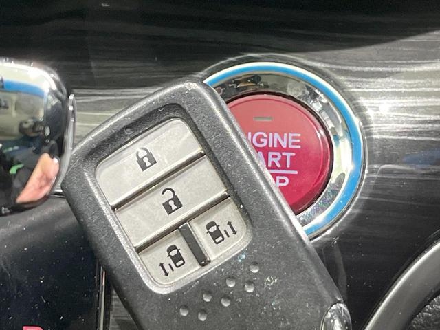 オデッセイ アブソルート・ＥＸ　純正ＳＤナビ　衝突被害軽減システム　レーダークルーズ　両側電動ドア　後席モニター　バックカメラ　パワーシート　ドラレコ　ハーフレザーシート　コーナーセンサー　スマートキー　ＬＥＤヘッド（42枚目）