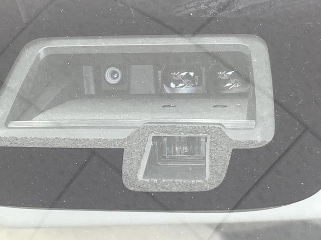 アルトラパン モード　ＳＤナビ　全周囲カメラ　衝突被害軽減システム　スマートキー　ＨＩＤヘッド　ビルトインＥＴＣ　オートライト　オートエアコン　車線逸脱警報　コーナーセンサー　Ｂｌｕｅｔｏｏｔｈ　ＣＤ　ＤＶＤ再生（3枚目）