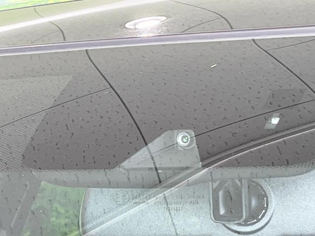 エクリプスクロス ブラックエディション 4WD サンルーフ 純正ナビ 衝突被害軽減システム レーダークルーズ 全周囲カメラ 電動リアゲート スマートキー LEDヘッド ハーフレザーシート 全席シートヒーター パワーシート コーナーセンサー(4枚目)