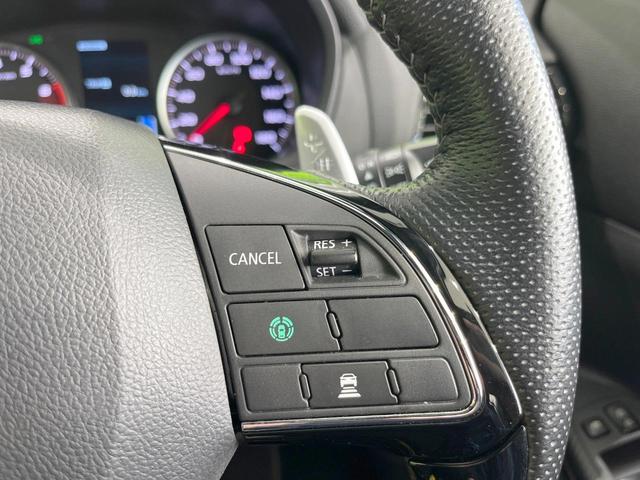 エクリプスクロス ブラックエディション 4WD サンルーフ 純正ナビ 衝突被害軽減システム レーダークルーズ 全周囲カメラ 電動リアゲート スマートキー LEDヘッド ハーフレザーシート 全席シートヒーター パワーシート コーナーセンサー(7枚目)