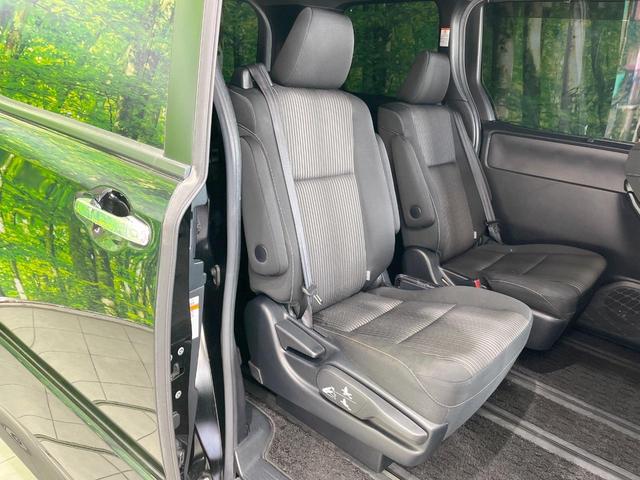 ヴォクシー ZS 煌 純正SDナビ 衝突被害軽減システム 両側電動ドア バックカメラ ドラレコ スマートキー LEDヘッド ビルトインETC クルコン オートハイビーム オートライト デュアルエアコン(9枚目)