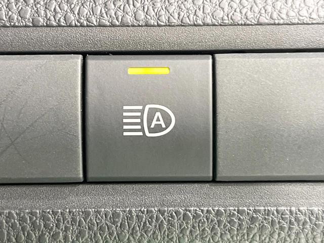 アクア Ｘ　ナビ機能付きＤＡ　衝突被害軽減システム　レーダークルーズ　スマートキー　ＬＥＤヘッド　ビルトインＥＴＣ　オートハイビーム　車線逸脱警報　オートライト　オートエアコン　Ｂｌｕｅｔｏｏｔｈ（7枚目）