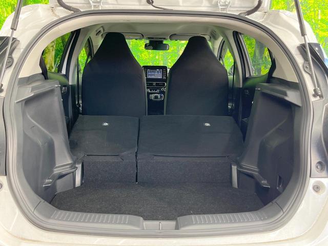 アクア Ｘ　ナビ機能付きＤＡ　衝突被害軽減システム　レーダークルーズ　スマートキー　ＬＥＤヘッド　ビルトインＥＴＣ　オートハイビーム　車線逸脱警報　オートライト　オートエアコン　Ｂｌｕｅｔｏｏｔｈ（10枚目）