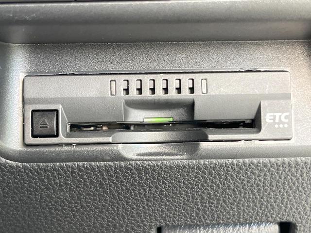 アクア Ｘ　ナビ機能付きＤＡ　衝突被害軽減システム　レーダークルーズ　スマートキー　ＬＥＤヘッド　ビルトインＥＴＣ　オートハイビーム　車線逸脱警報　オートライト　オートエアコン　Ｂｌｕｅｔｏｏｔｈ（43枚目）