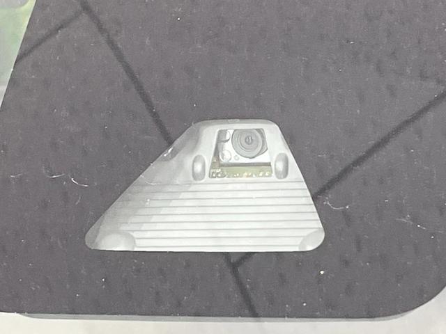 【スマートアシスト】走行中に前方の車両等を認識し、衝突しそうな時は警報とブレーキで衝突回避と被害軽減をアシスト。より安全にドライブをお楽しみいただけます。