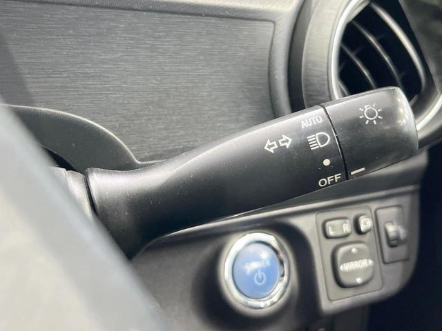 アクア Ｇ　純正ナビ　バックカメラ　スマートキー　ビルトインＥＴＣ　オートライト　オートエアコン　Ｂｌｕｅｔｏｏｔｈ　ＣＤ　ＤＶＤ再生　フルセグ　純正革巻きステアリング　トラクションコントロール（6枚目）