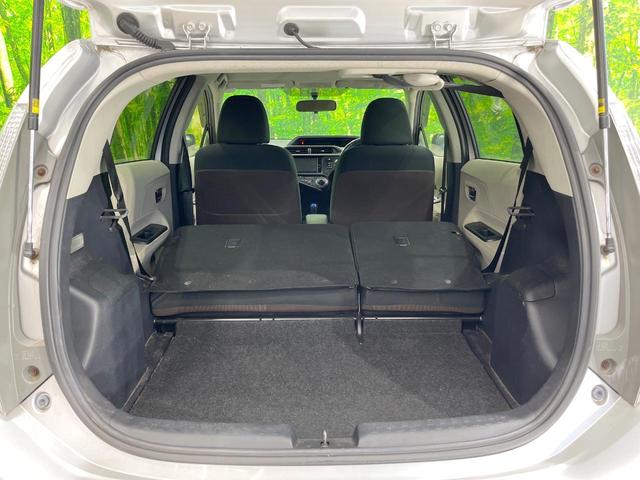 アクア Ｇ　純正ナビ　バックカメラ　スマートキー　ビルトインＥＴＣ　オートライト　オートエアコン　Ｂｌｕｅｔｏｏｔｈ　ＣＤ　ＤＶＤ再生　フルセグ　純正革巻きステアリング　トラクションコントロール（10枚目）